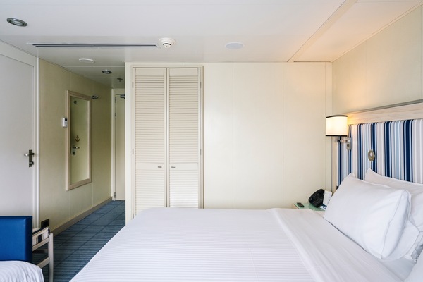 HX Hurtigruten Expeditions, Explorer Family Cabin, Credit - Clara Tuma 1.JPG